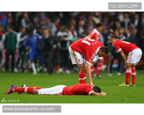 欧联杯冷门切尔西凭乌龙球小胜本菲卡全场沸腾