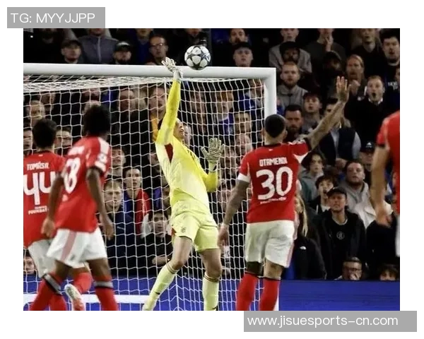 国王杯激战曼联与本菲卡平局点球大战引发全场热烈反响 国王杯激战曼联与本菲卡平局点球大战引发全场热烈反响