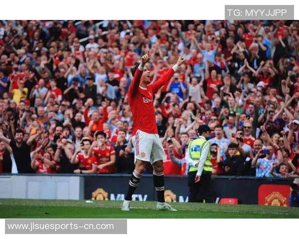 尤文图斯逆转曼联4-3帽子戏法引爆全场战术分析与精彩瞬间回顾